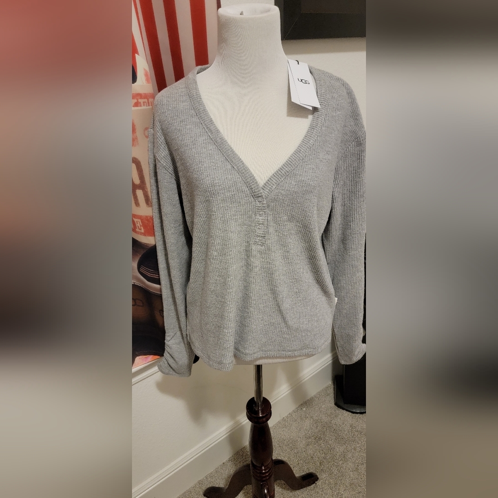 Nwt...Ugg Maxwell Henley. - image 1